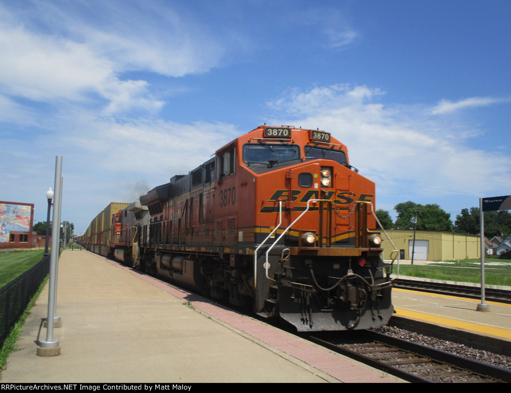 BNSF 3870